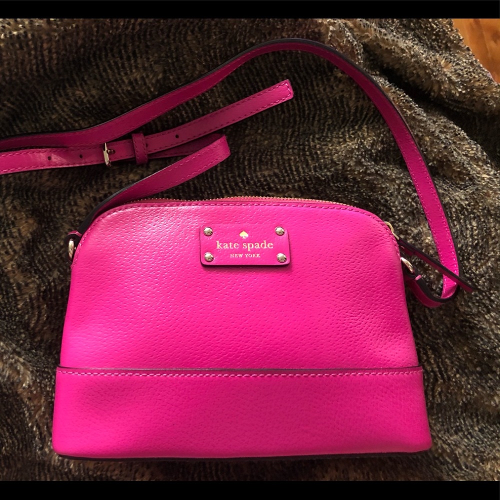 Authentic Kate Spade Small Pink Dome crossbody Perfect for summer!